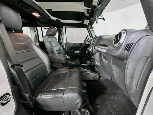 Photo of 2012 Bright White Jeep Wrangler Unlimited