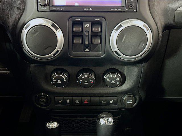 Photo of 2012 Bright White Jeep Wrangler Unlimited