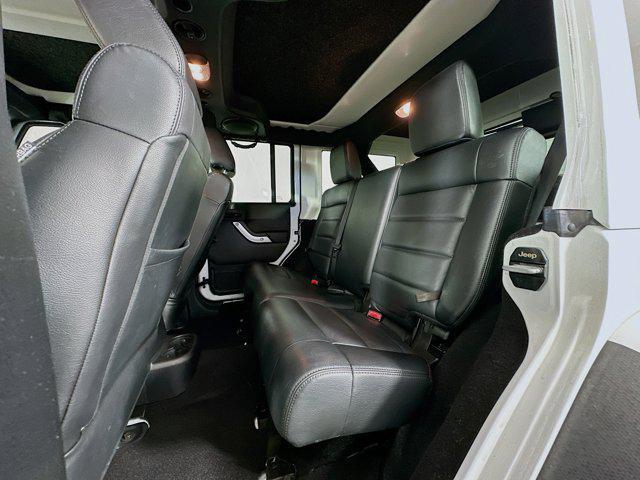Photo of 2012 Bright White Jeep Wrangler Unlimited