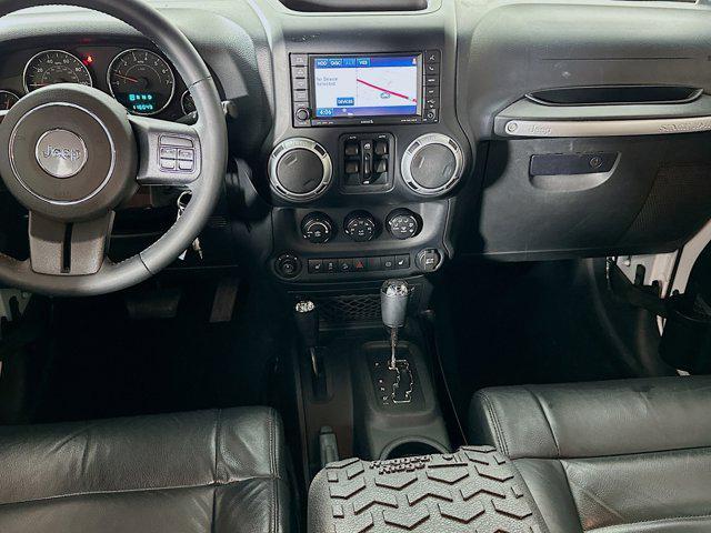 Photo of 2012 Bright White Jeep Wrangler Unlimited
