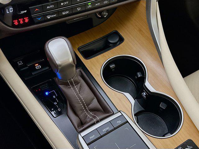 Photo of 2020 Eminent White Pearl Lexus RX 350