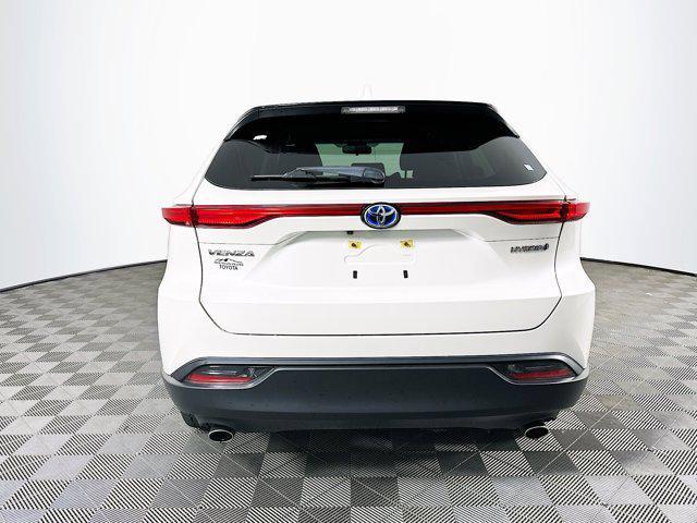 Photo of 2021 Blizzard Pearl Toyota Venza