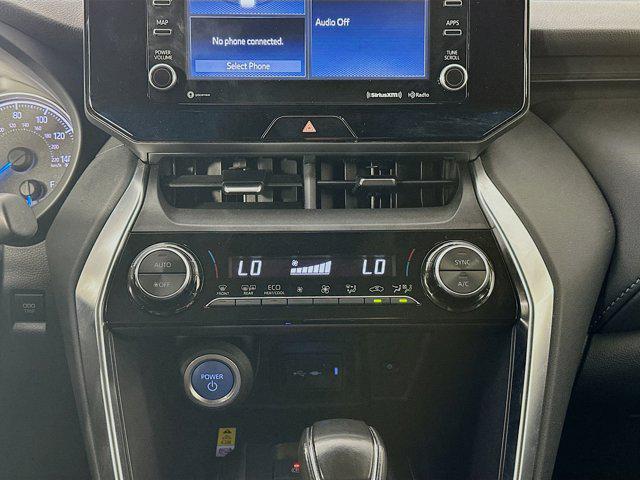 Photo of 2021 Blizzard Pearl Toyota Venza