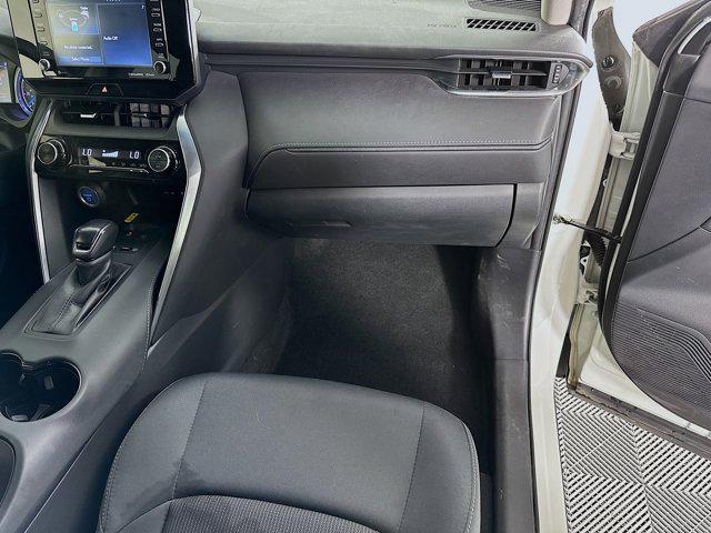 Photo of 2021 Blizzard Pearl Toyota Venza