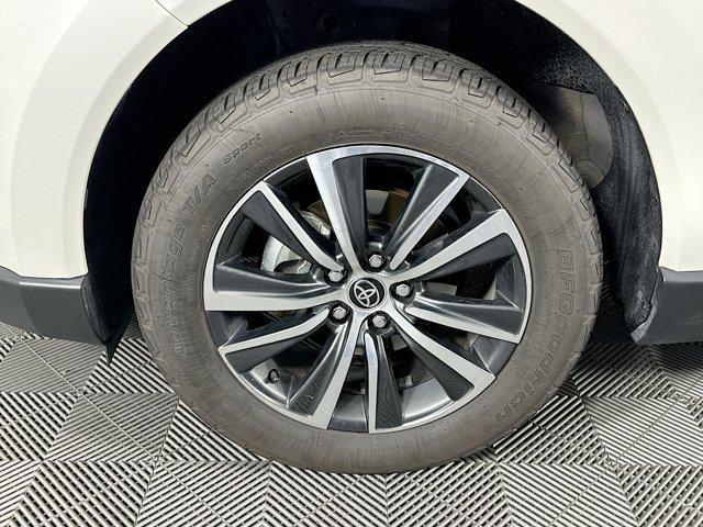 Photo of 2021 Blizzard Pearl Toyota Venza