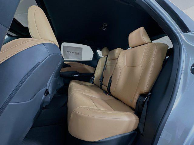 Photo of 2025 Eminent White Pearl Lexus RX 350