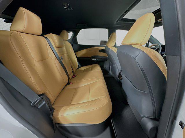 Photo of 2025 Eminent White Pearl Lexus RX 350