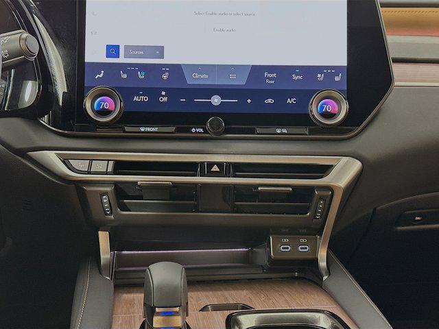 Photo of 2025 Eminent White Pearl Lexus RX 350