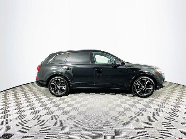 Photo of 2025 Black Metallic Audi Q7