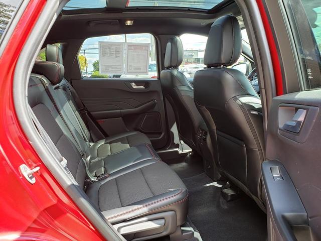 Photo of 2023 Rapid Red Metallic Tinted Clearcoat Ford Escape