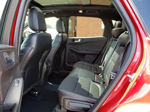 Photo of 2023 Rapid Red Metallic Tinted Clearcoat Ford Escape