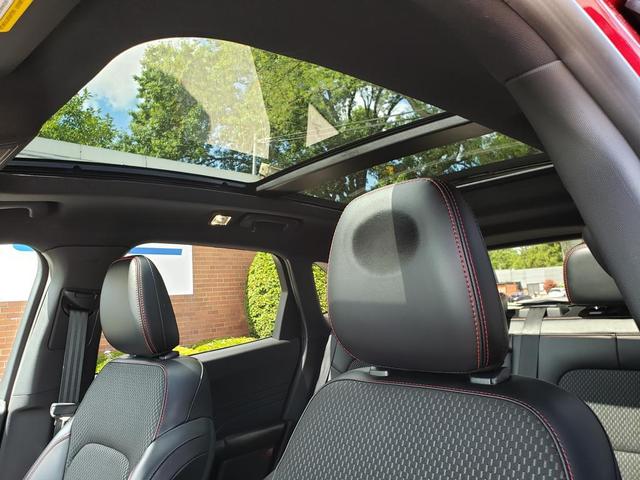 Photo of 2023 Rapid Red Metallic Tinted Clearcoat Ford Escape