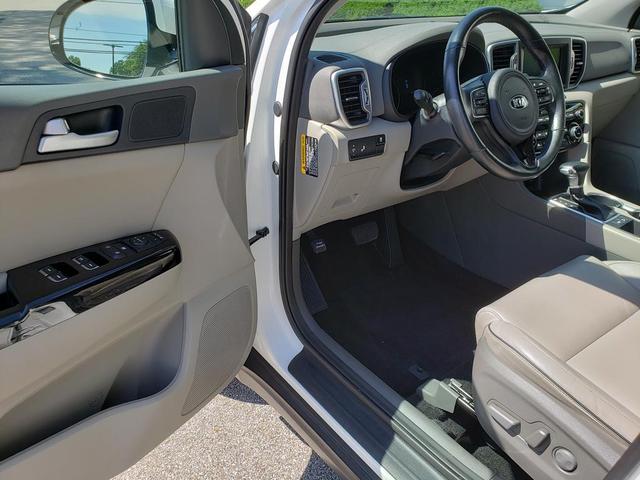 Photo of 2019 Snow White Pearl Kia Sportage