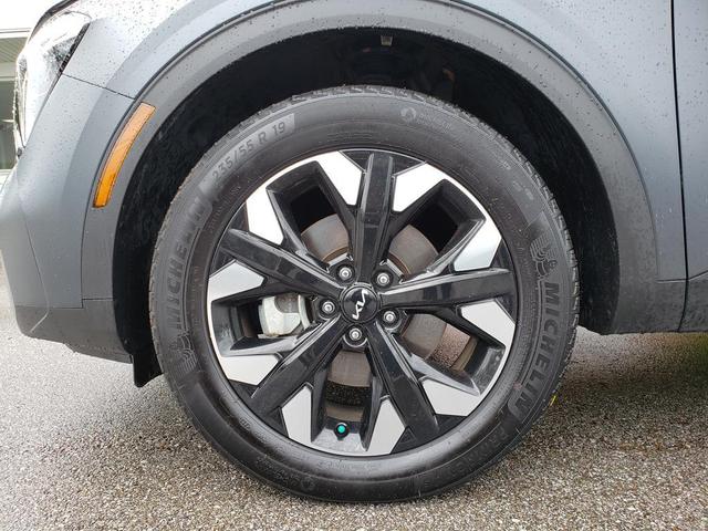Photo of 2023 Shadow Matte Gray Kia Sportage