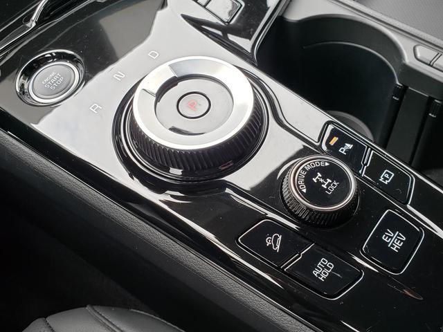 Photo of 2023 Shadow Matte Gray Kia Sportage