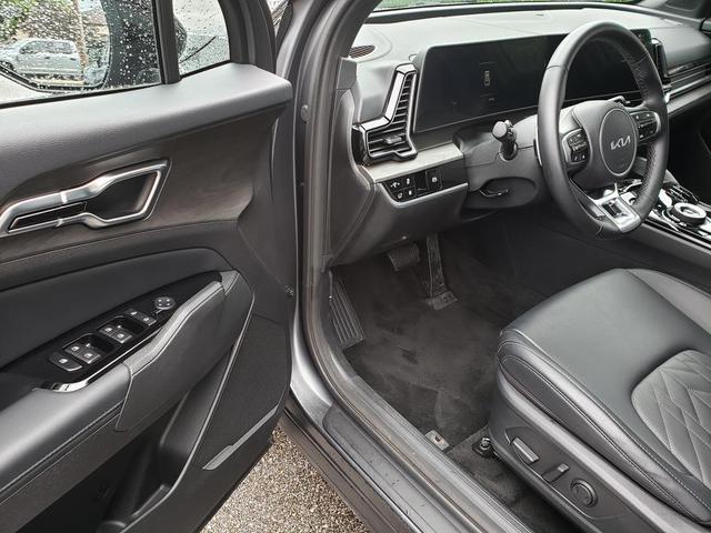 Photo of 2023 Shadow Matte Gray Kia Sportage
