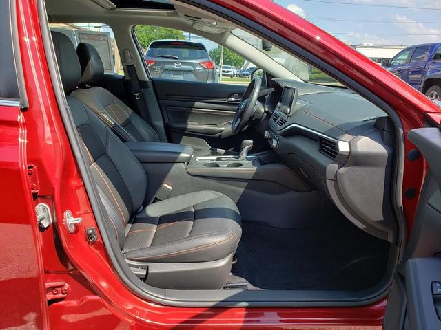 Photo of 2021 Scarlet Ember Tintcoat Nissan Altima