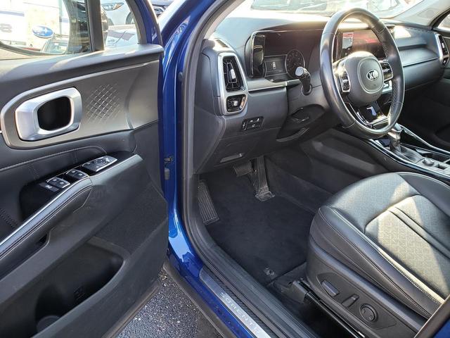 Photo of 2021 Sapphire Blue Kia Sorento
