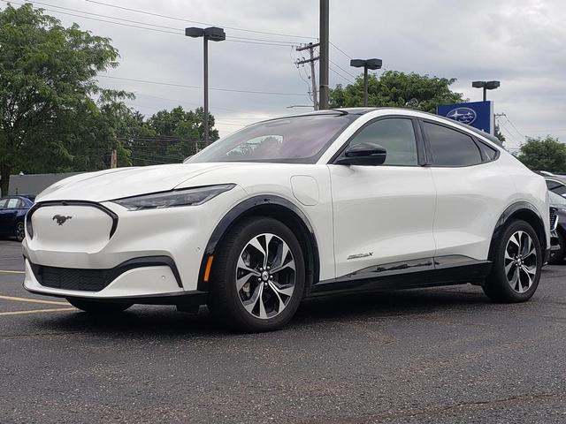 Photo of 2021 Star White Metallic Tri-Coat Ford Mustang Mach-E