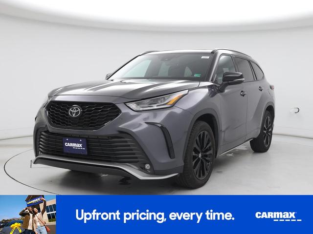 Photo of 2024 Gray Toyota Highlander