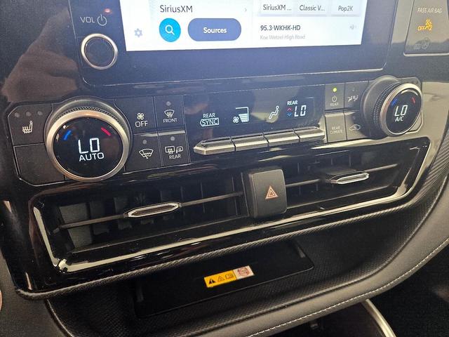 Photo of 2024 Gray Toyota Highlander