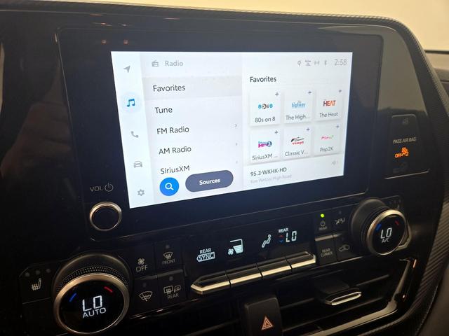 Photo of 2024 Gray Toyota Highlander