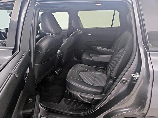Photo of 2024 Gray Toyota Highlander