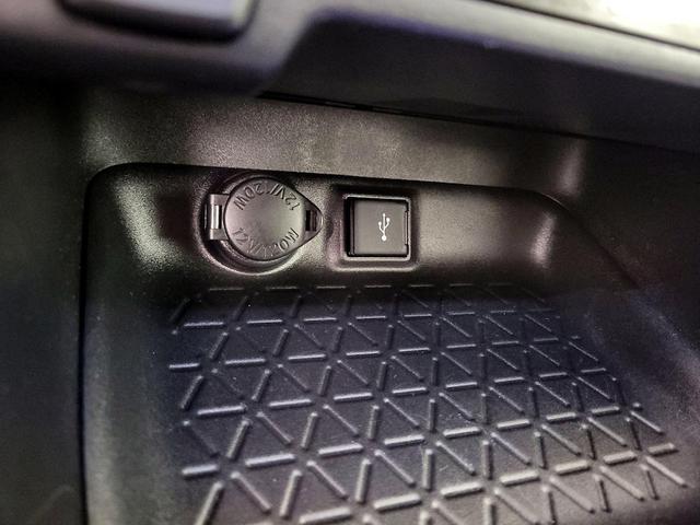 Photo of 2020 White Toyota RAV4
