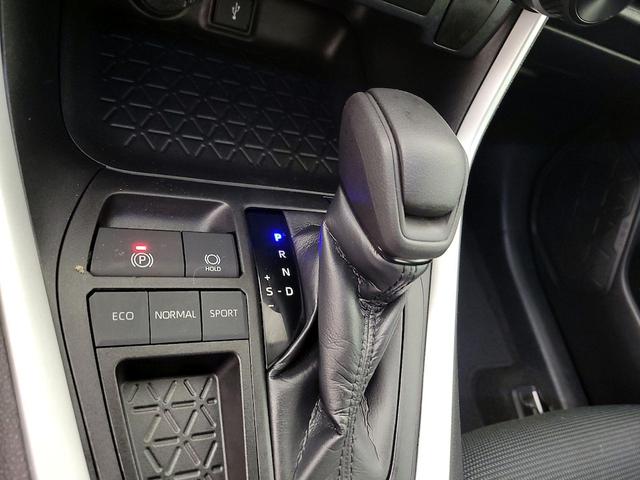 Photo of 2020 White Toyota RAV4