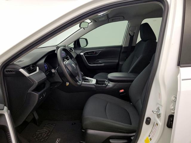 Photo of 2020 White Toyota RAV4