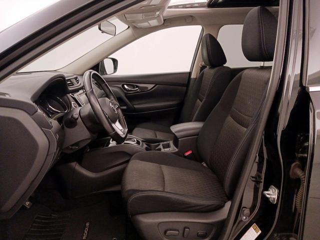 Photo of 2018 Black Nissan Rogue