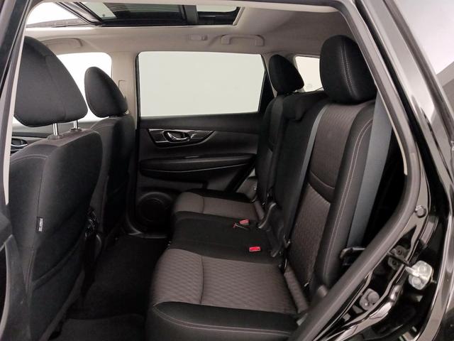 Photo of 2018 Black Nissan Rogue