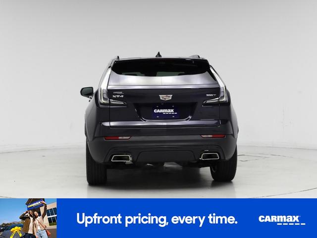 Photo of 2022 Gray Cadillac XT4