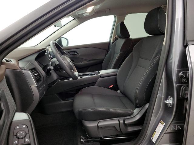 Photo of 2023 Gray Nissan Rogue