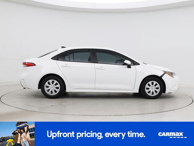 Photo of 2022 White Toyota Corolla