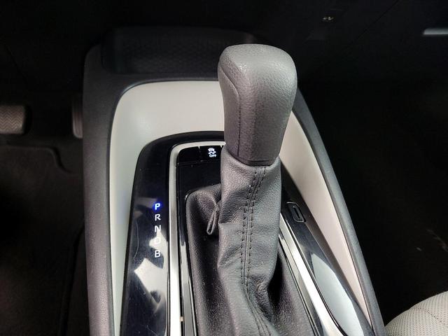 Photo of 2022 White Toyota Corolla