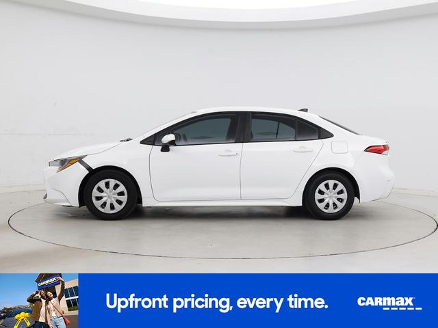 Photo of 2022 White Toyota Corolla