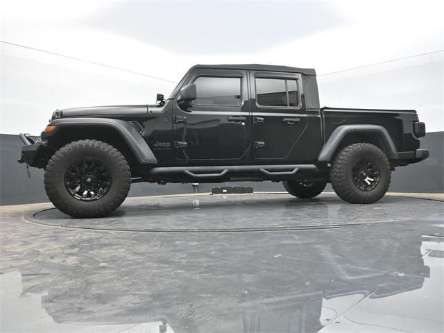 Photo of 2020 Black Clearcoat Jeep Gladiator