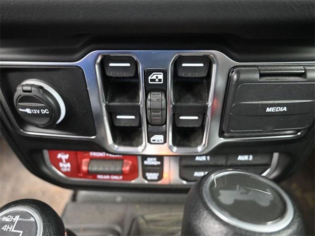 Photo of 2024 Granite Crystal Metallic Clearcoat Jeep Wrangler