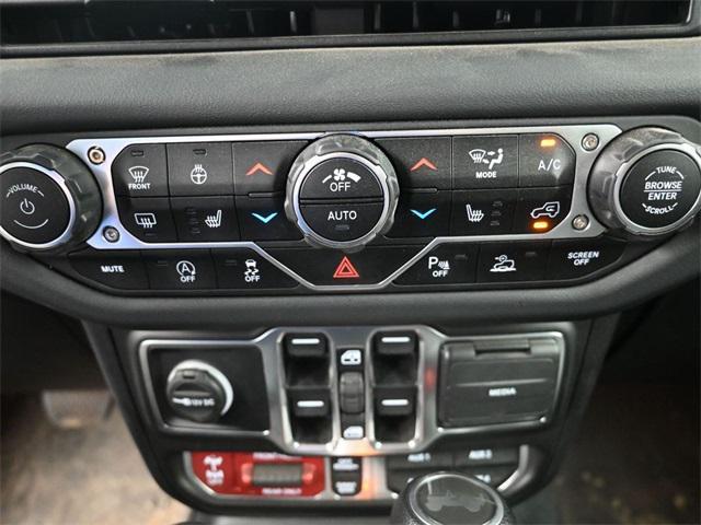 Photo of 2024 Granite Crystal Metallic Clearcoat Jeep Wrangler