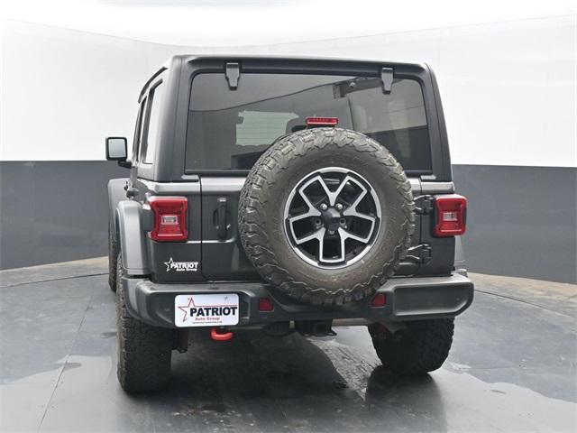 Photo of 2024 Granite Crystal Metallic Clearcoat Jeep Wrangler