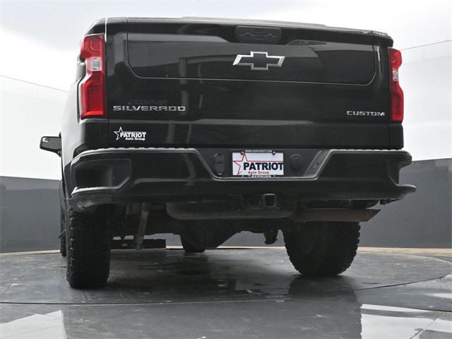 Photo of 2022 Black Chevrolet Silverado 1500
