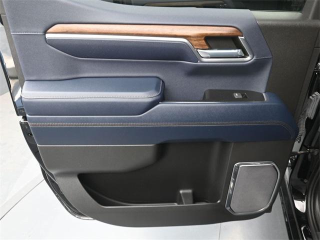 Photo of 2023 Black Chevrolet Silverado 1500