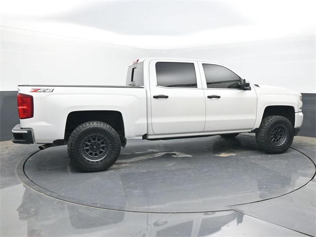 Photo of 2018 Iridescent Pearl Tricoat Chevrolet Silverado 1500