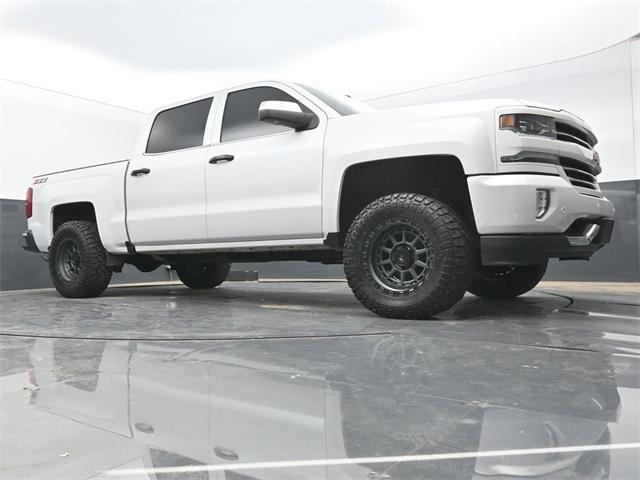Photo of 2018 Iridescent Pearl Tricoat Chevrolet Silverado 1500
