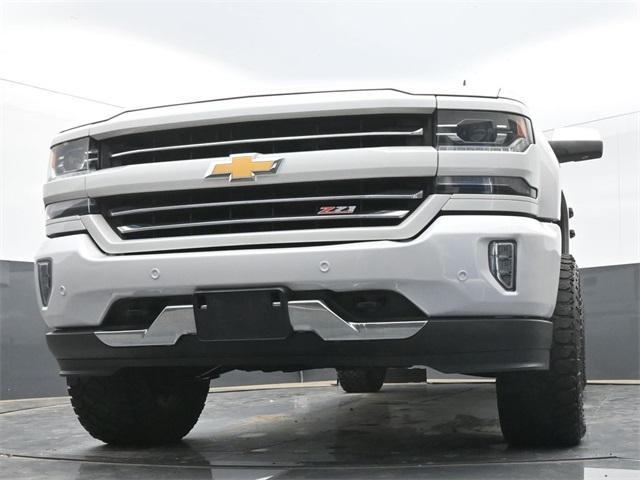 Photo of 2018 Iridescent Pearl Tricoat Chevrolet Silverado 1500