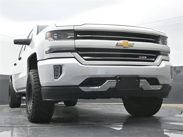 Photo of 2018 Iridescent Pearl Tricoat Chevrolet Silverado 1500