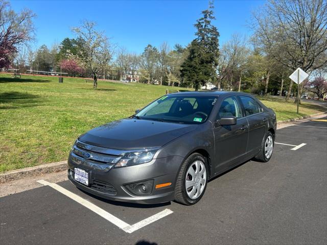 Photo of 2011 Gray Ford Fusion