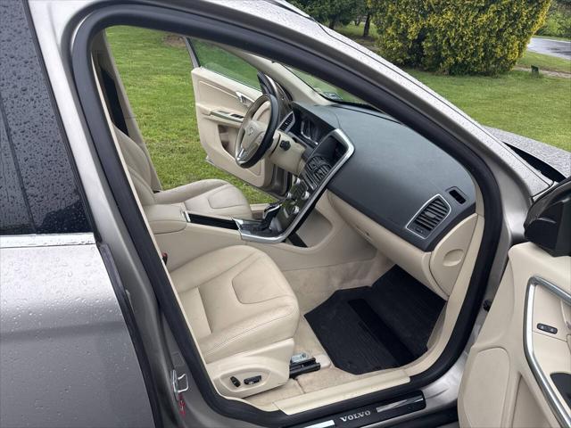 Photo of 2015 Beige Volvo XC60