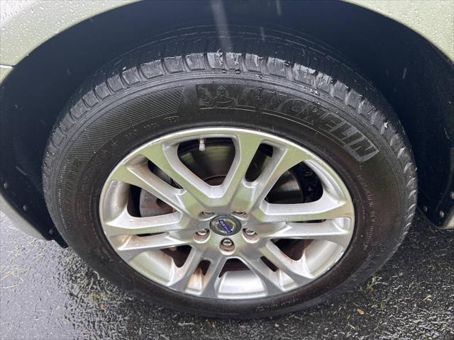 Photo of 2015 Beige Volvo XC60